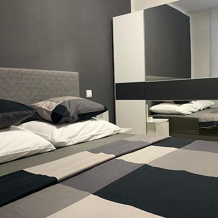 Laveruda Apartment With Balcony And Free Parking พูลา ภายนอก รูปภาพ